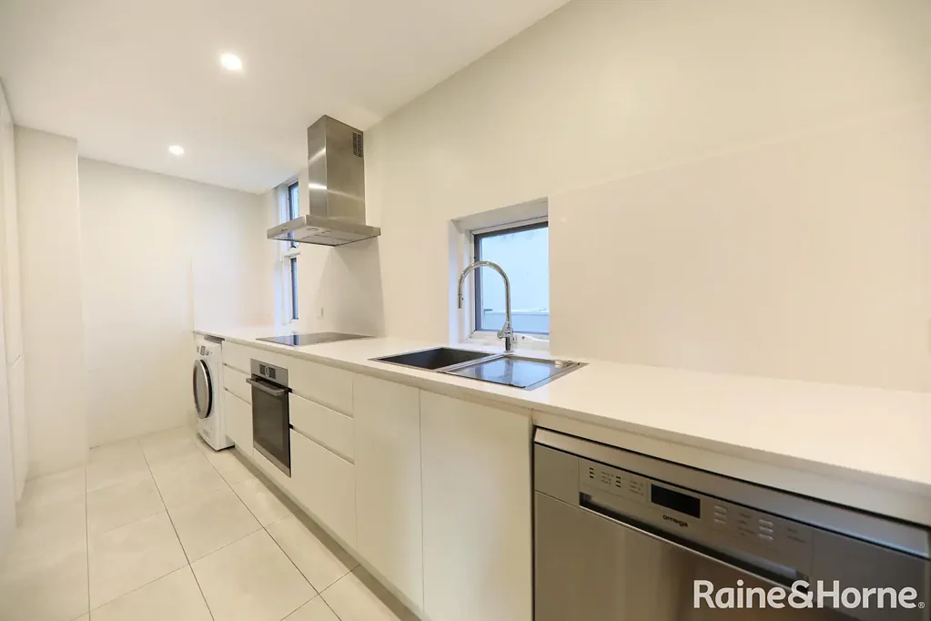 Stylish Beachside Apartment Moments from Bondi Beach