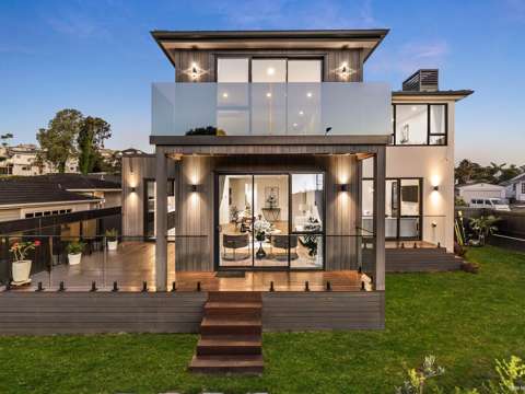 Saint Heliers 4房  Luxury Living on the Park