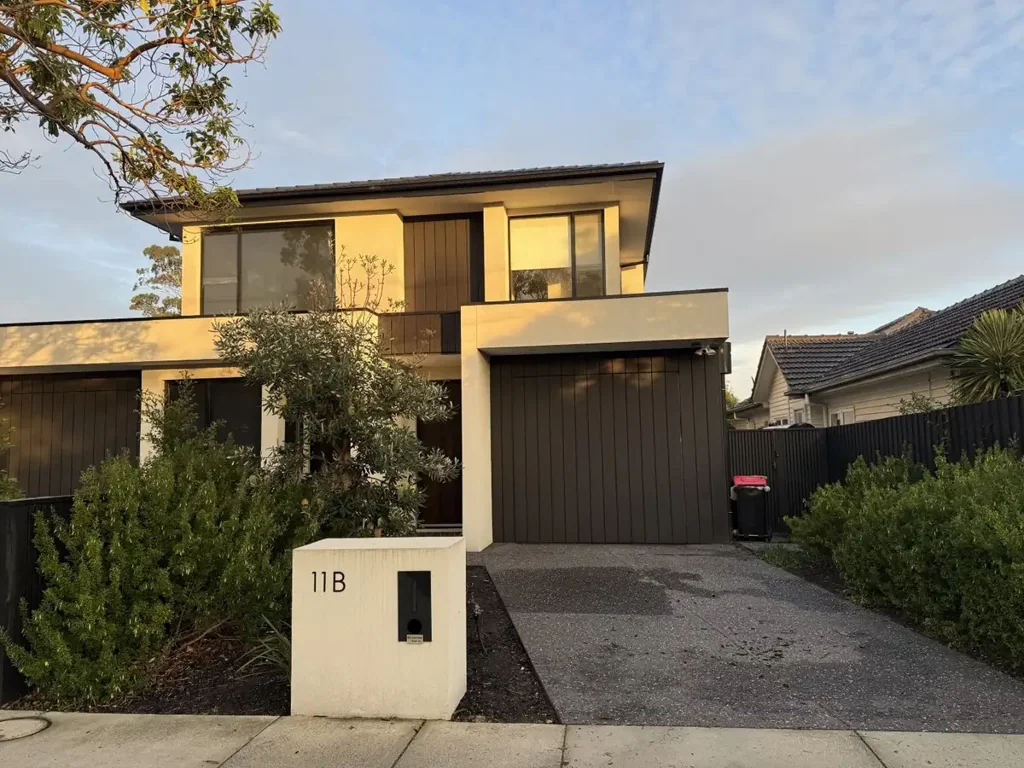 Stylish Bayside Living!