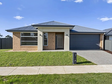 Benalla 4Habitaciones Contemporary Comfort in a Thriving New Estate