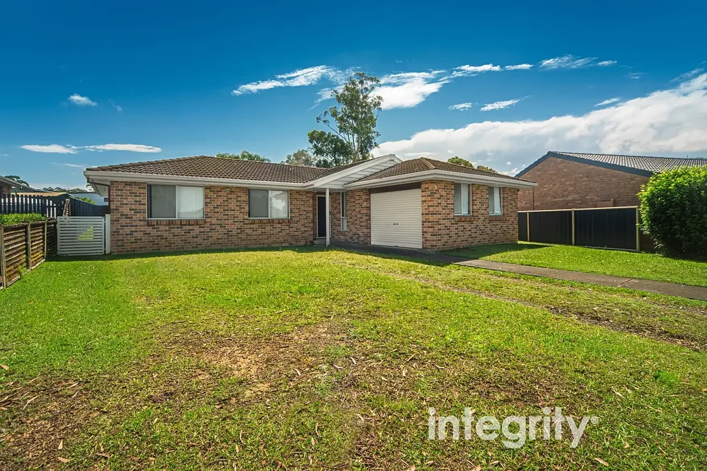 18 Ferntree Drive, Bomaderry, NSW 2541