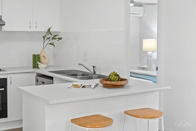 Carina 3chambre CALLING ALL DOWNSIZERS! Lowset Living, Fresh Updates & a Lifestyle You'll Love