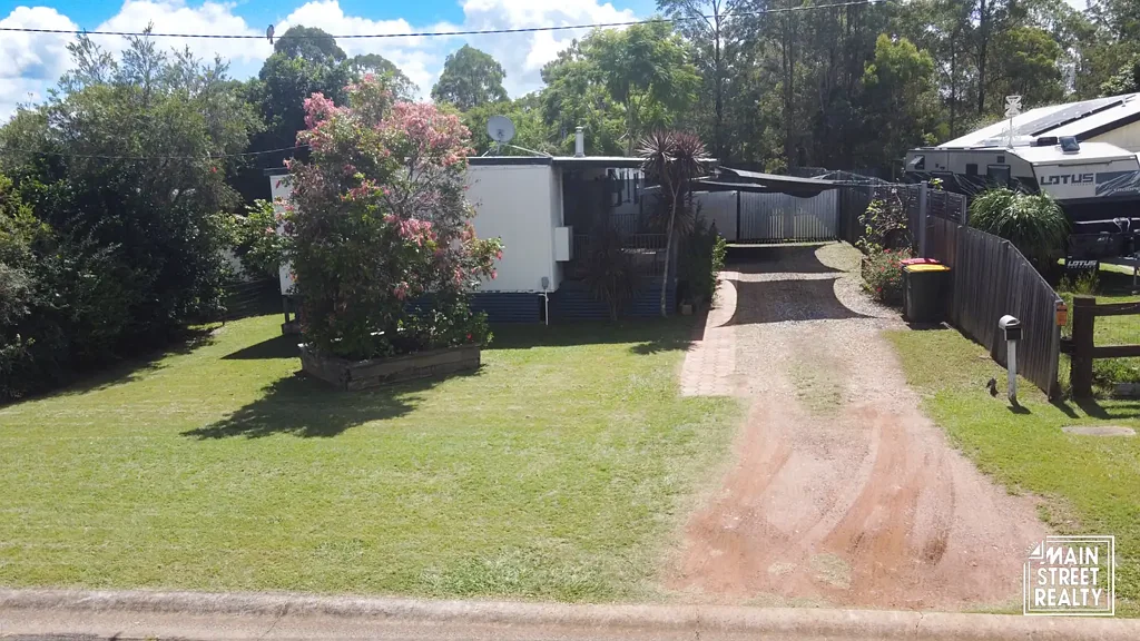 Blackbutt 3房 宽敞809平米地块 中心地带便利 步行至设施学校 功能齐全布局 主卧带空调 宽敞后院棚屋 投资自住优选 A Smart Buy in the Heart of Blackbutt