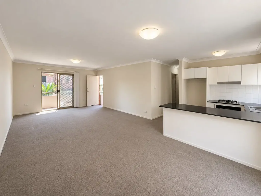 Renovating - Stylish Two-Bedroom Unit Opposite Knight Reserve