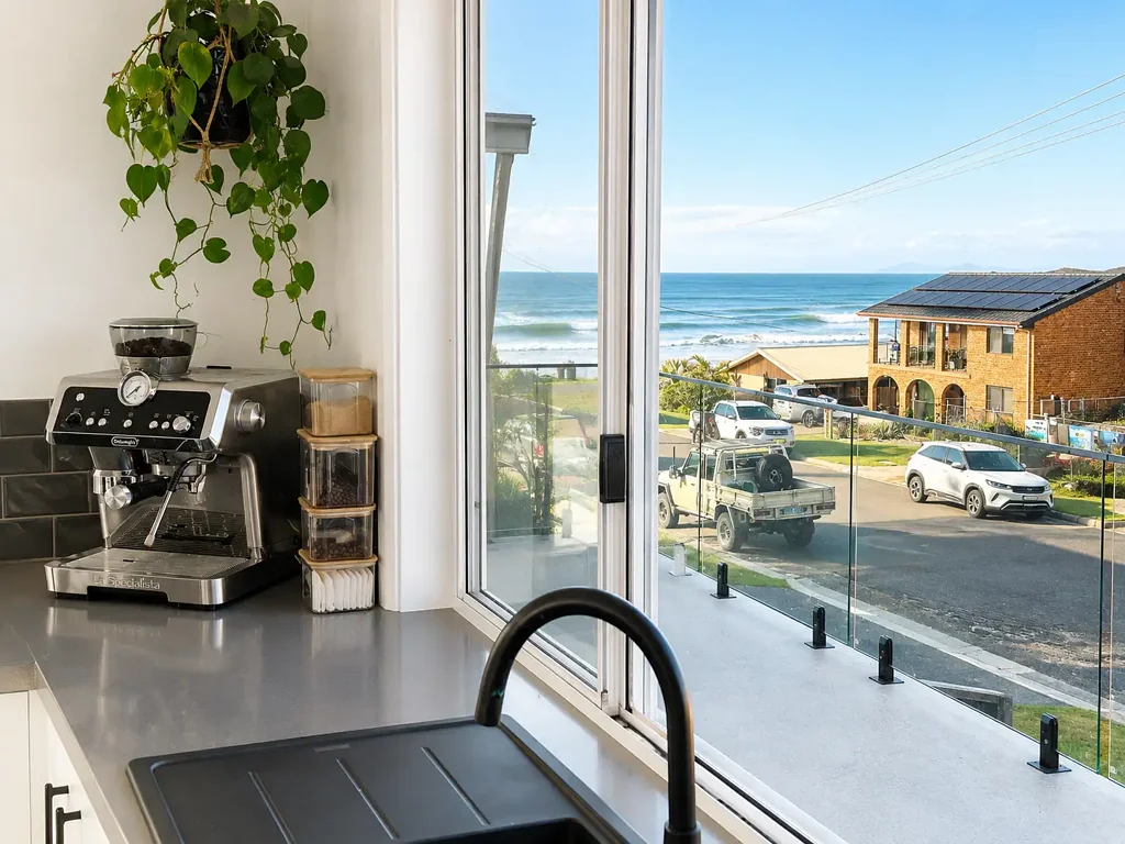 Two Bedrooms - Ocean Views - Wallabi Point
