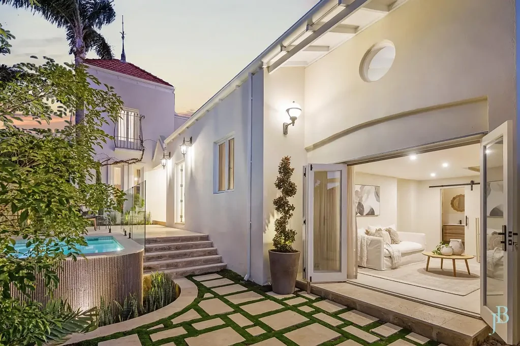 2/160 Coode Street, Como, WA 6152