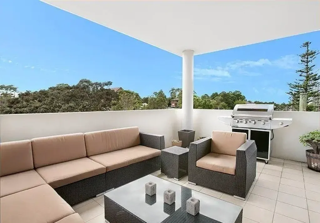 Ideal Location - Six Month Lease