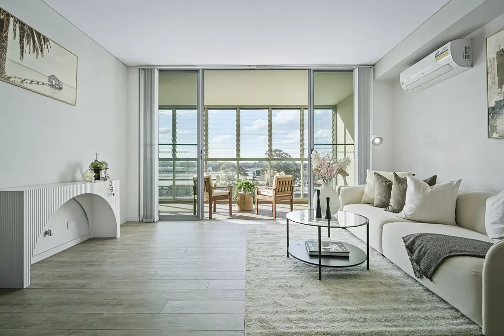 Warwick Farm 2 Bedroom An immaculate and sophisticated 2 bedrooms, 2 bathrooms apartment
