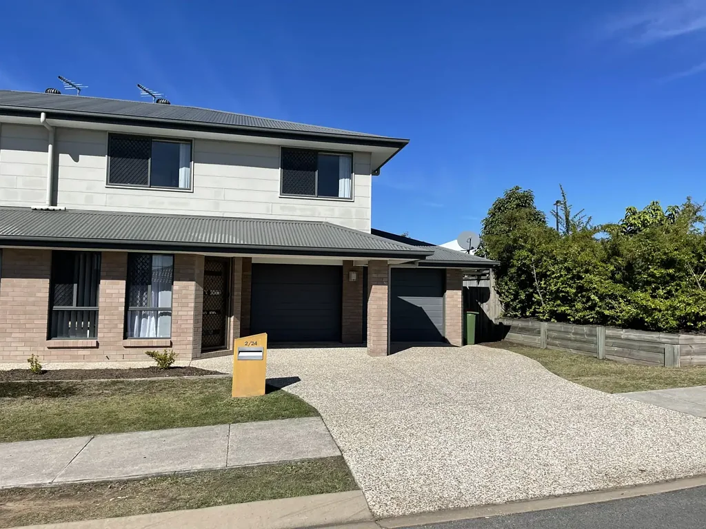WALK TO SCHOOL - LOW MAINTENANCE HOME !
