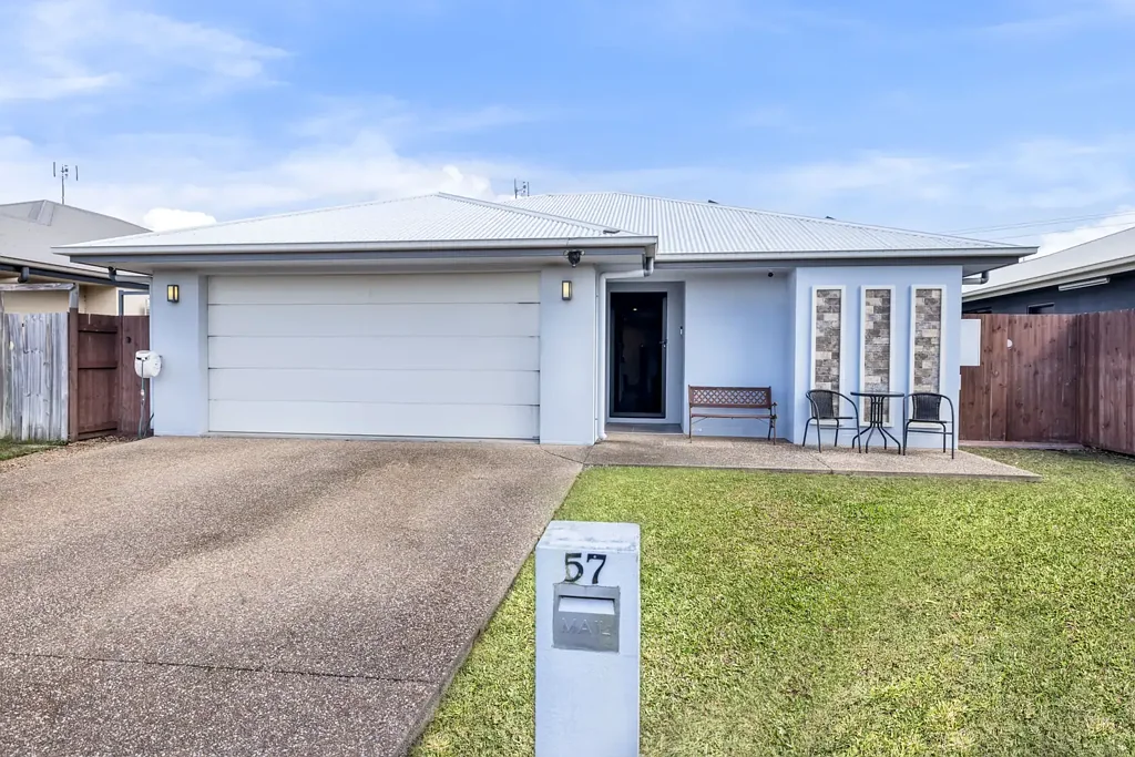 Rent This Stunning Kelso Family Home!