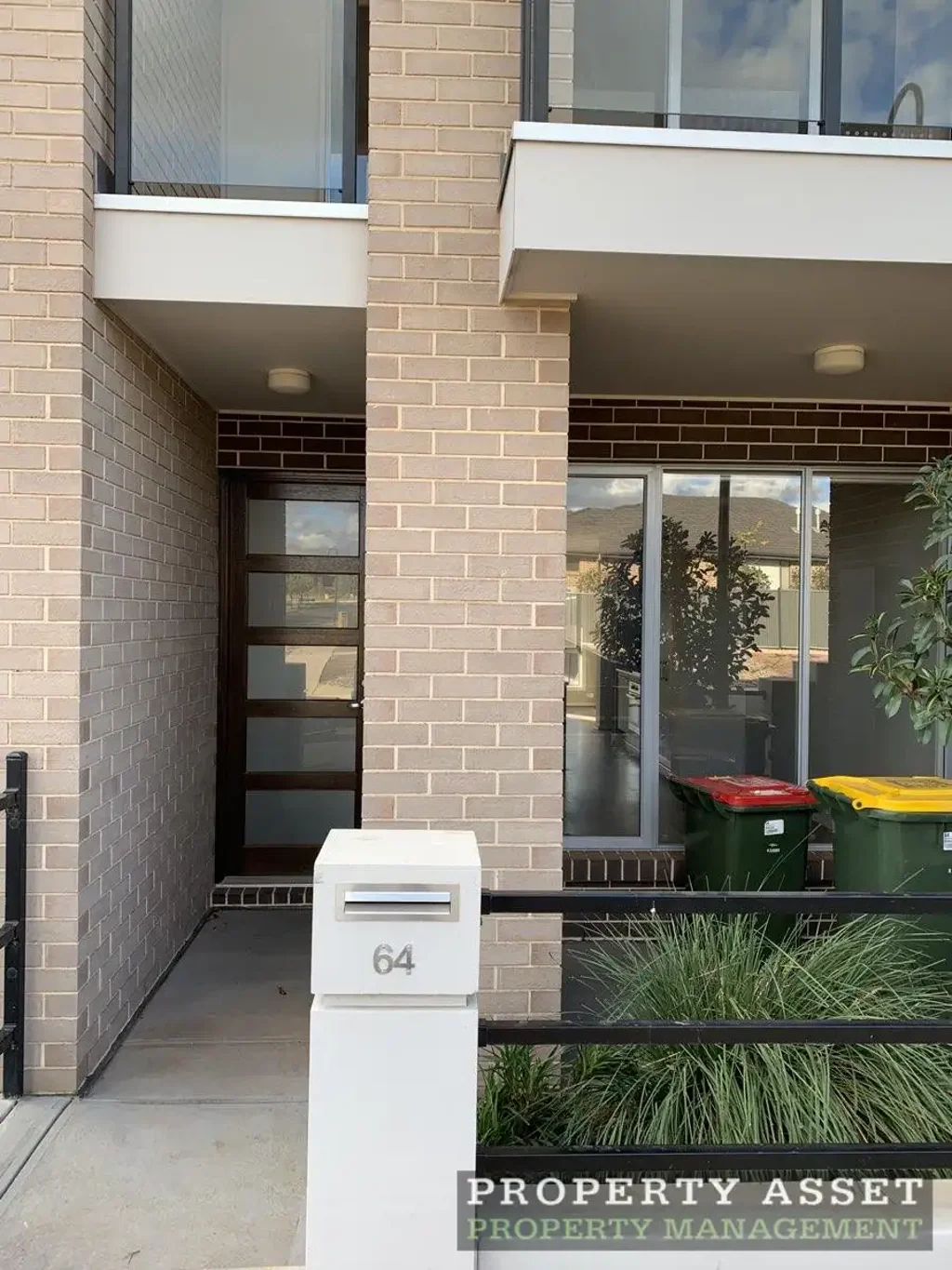 3 bedroom townhouse just move in and relax