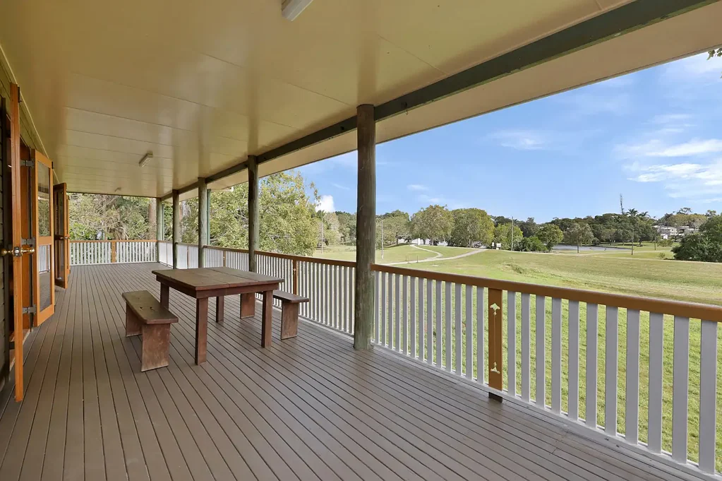 North Mackay 5 Slaapkamer Exceptional Family Home on 2147m2 with Shed, Side Access & Endless Family Space