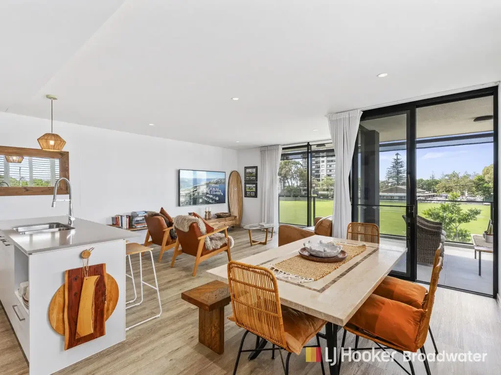 5/8 Bath Street, Labrador, QLD 4215