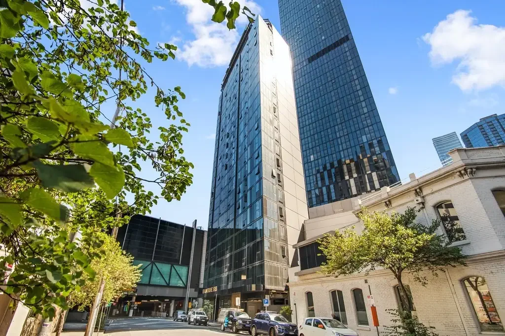 Southbank 1房 Southbank中心位置 现代装修厨房 私人阳台 高需求租金回报 低维护设计 High-Yield Southbank Investment – Prime Position, Strong Rental Appeal