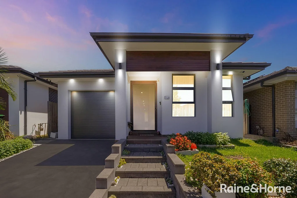 12 Stoneham Circuit, Oran Park, NSW 2570