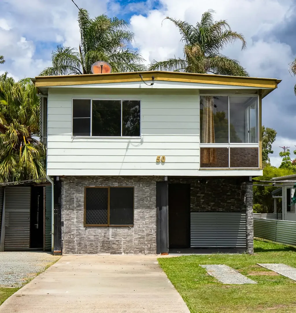 Caboolture South 3房 方便区域 405平米地块 高脚式房屋 多代家庭优选 邻近火车站医院超市 Great Location, awesome value-add opportuity.