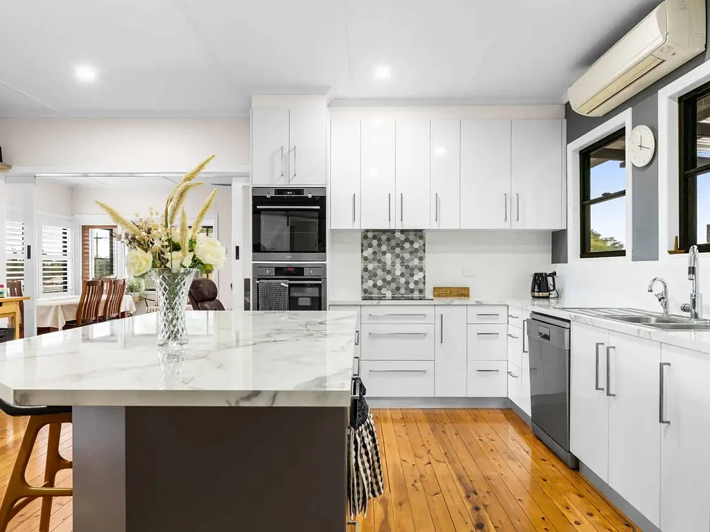 Harristown 4chambre Turn-Key Living - Space, Style & Storage