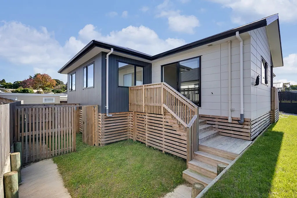 Dinsdale 2房  Modern & Move-In Ready