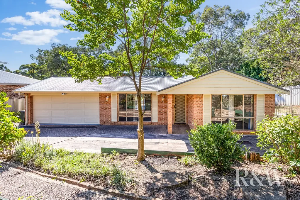 37 MOUNT HUON CIRCUIT, Glen Alpine, NSW 2560