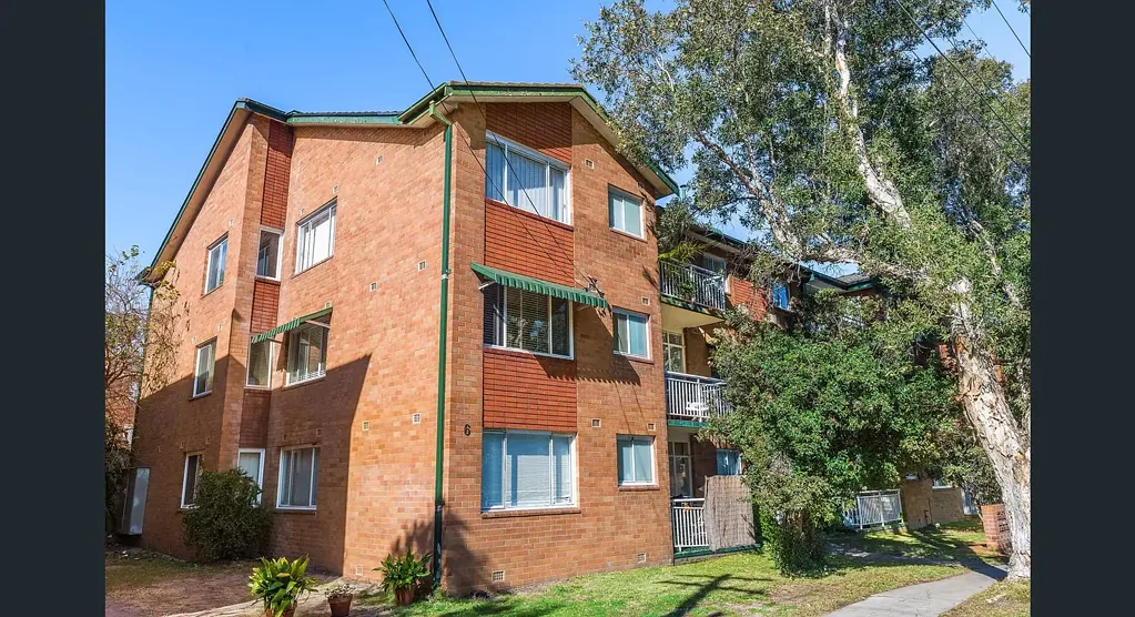 Well-Positioned Apartment in the Heart of Eastlakes