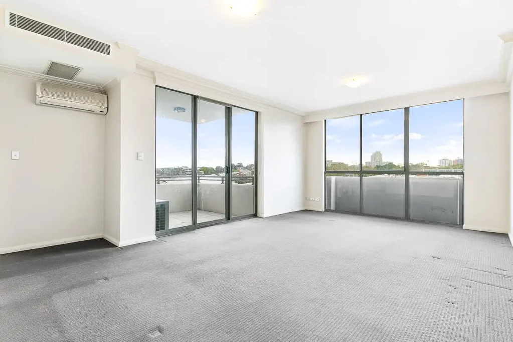 Gorgeous Two Bedroom Apartment in Waterloo For Lease