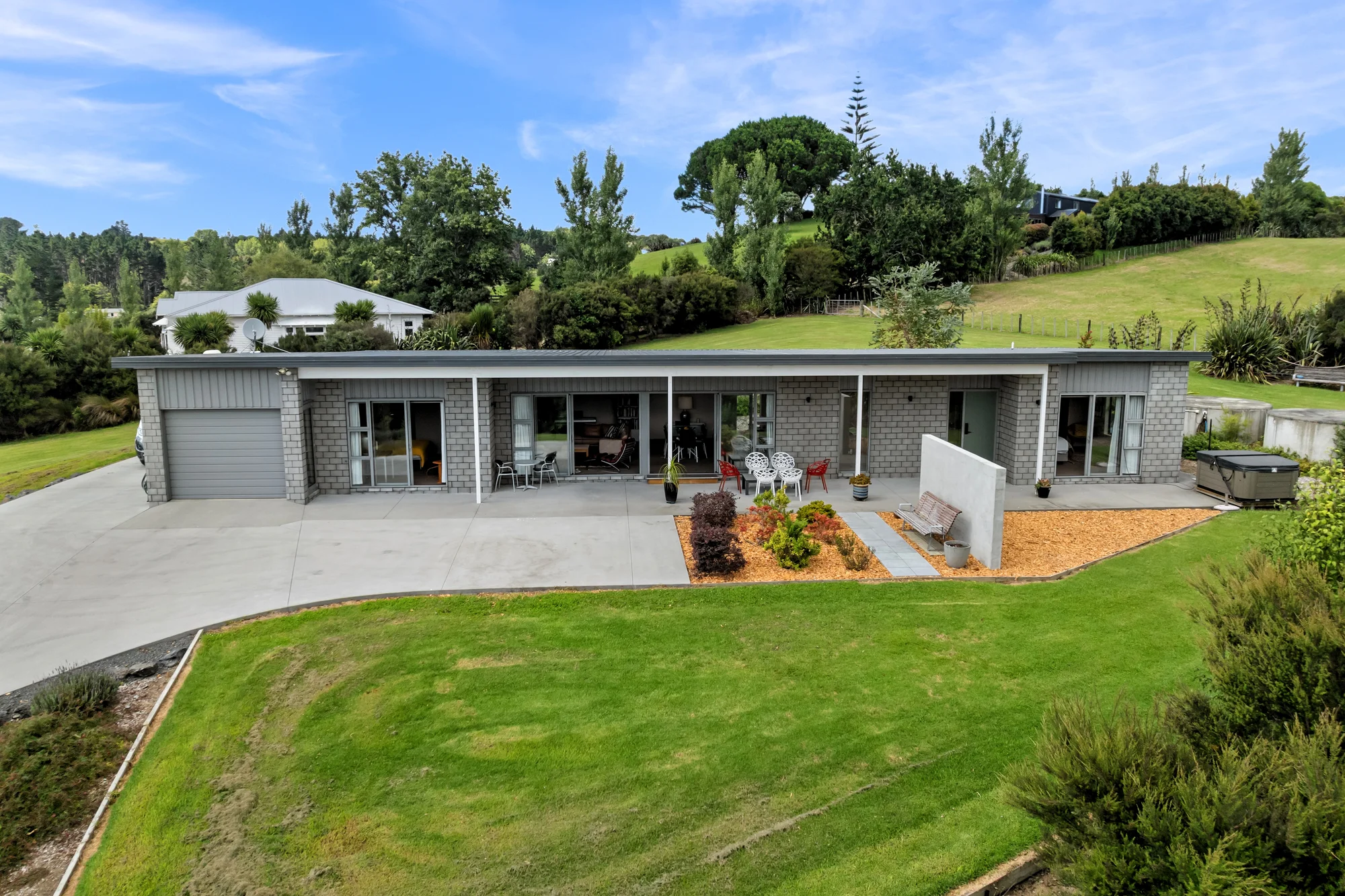 Mangawhai 2Moenga Village convenience with country calm