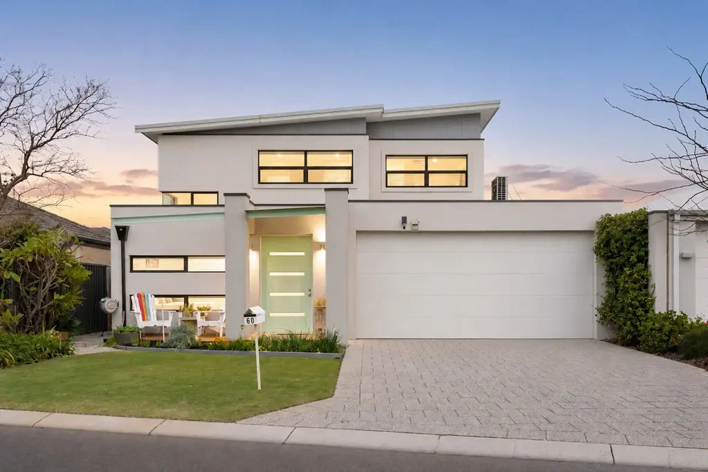 Treeby 4部屋 A Custom-Built Family Retreat with Resort-Style Living