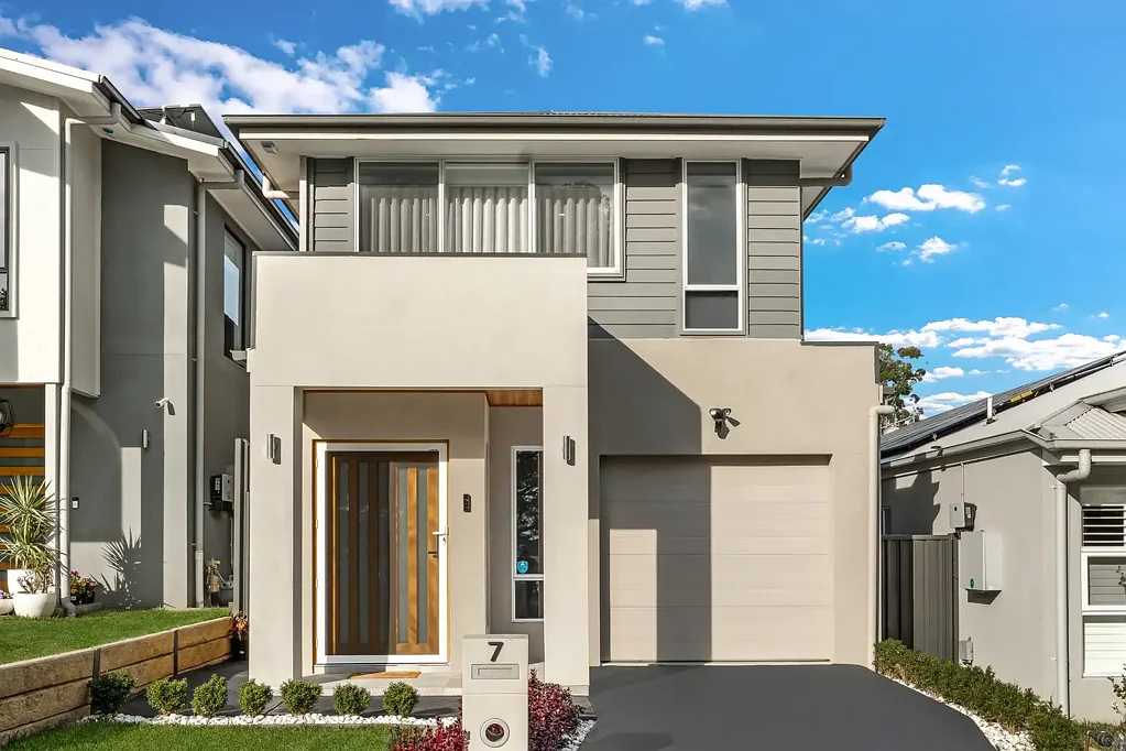 Box Hill 5房  在Box Hill享受奢华家庭生活与日常便利  Luxury Family Living with Everyday Convenience in Box Hill