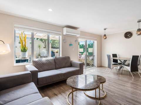 Flat Bush 3房  A Rare Gem in Flat Bush - Ready for You to Move In