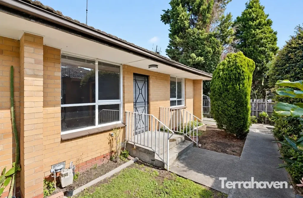 Light-Filled Two-Bedroom Living Offering Comfort & Convenience