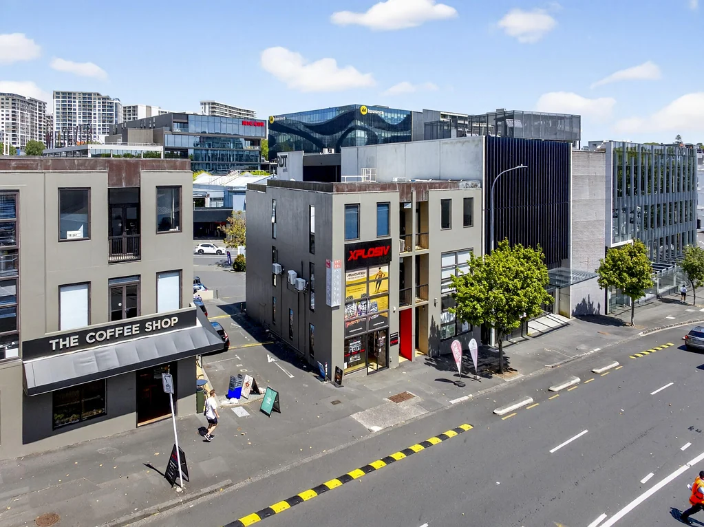Auckland Central Secure CBD investment with work/live capability