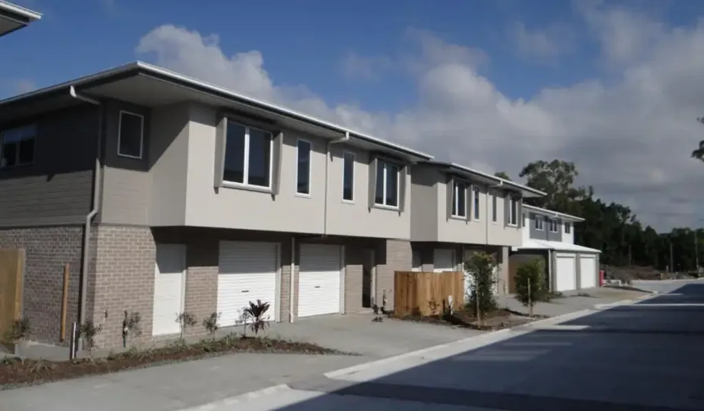 Browns Plains 4Phòng ngủ Townhouse