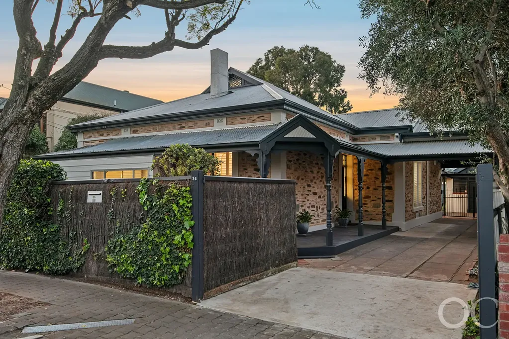 Parkside 5 Bedroom Open the Door to a Return Verandah Villa with Room for Every Age and Stage