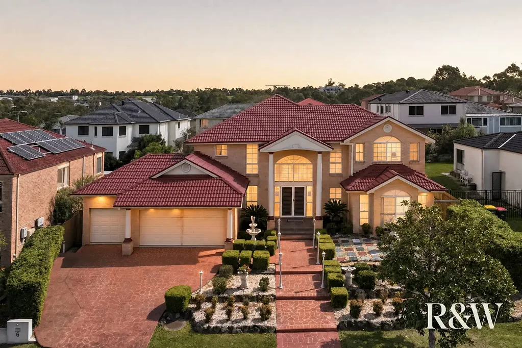 Macquarie Links 5房 Macquarie Links 尊贵社区的宏大家庭生活 Grand Family Living in Prestigious Macquarie Links