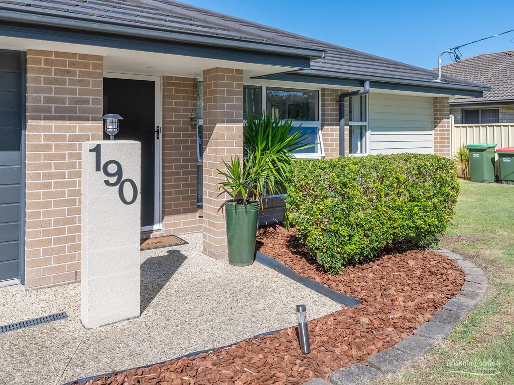 Taree 4房  Large 4-Bedroom Family Home – Comfort, Style & Convenience
