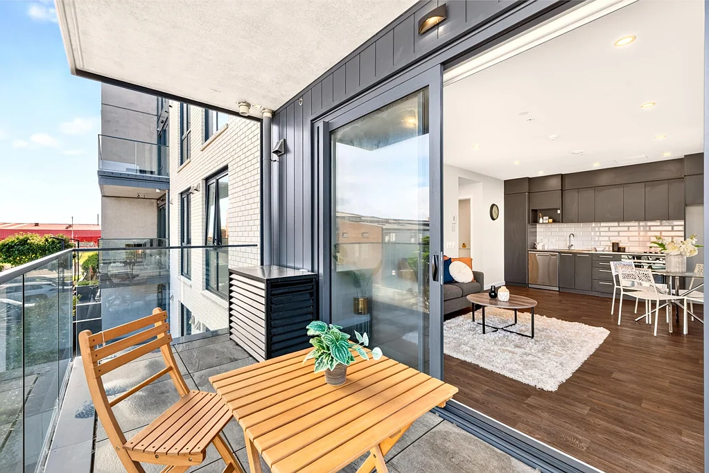 Hobsonville 1房  Corner Position. More Light. Better Living.