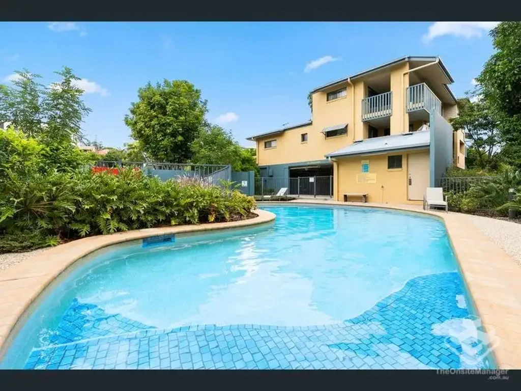 Near City 2 bed 2 bath 2car spaces