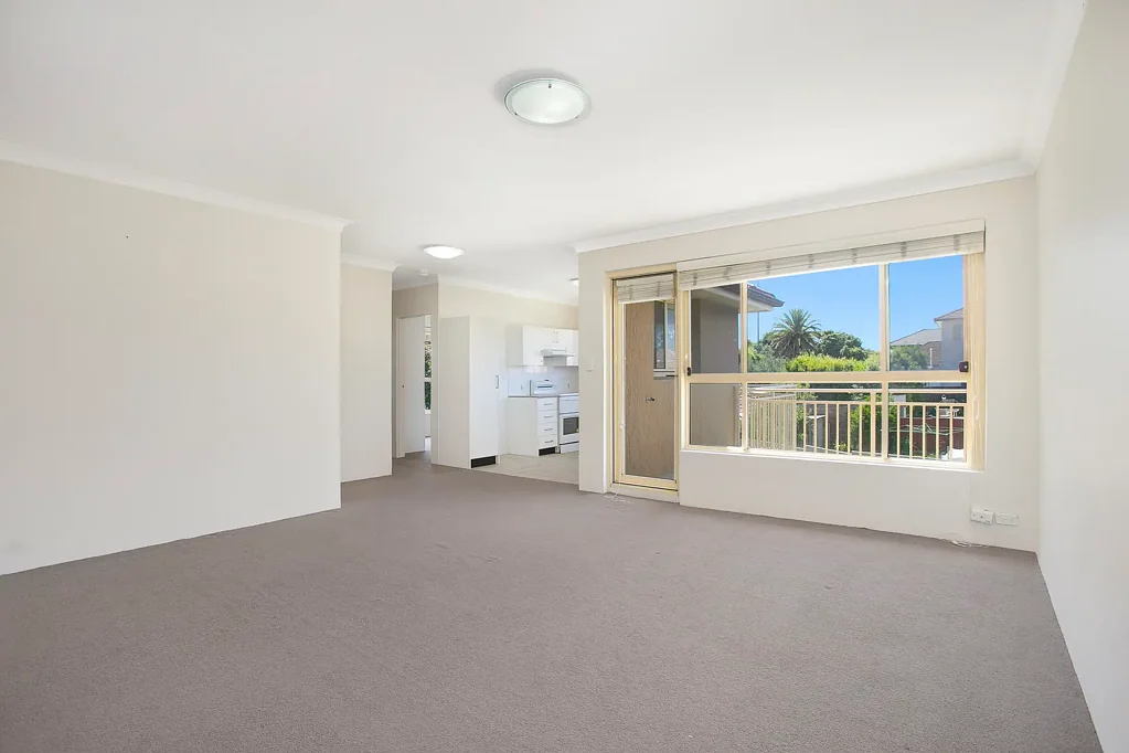 Two-Bedroom Unit with Remote Lock Up Garage