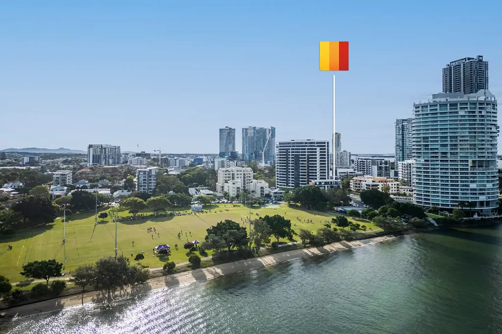 Southport 2房  Outstanding Southport Residence Overlooking the Park