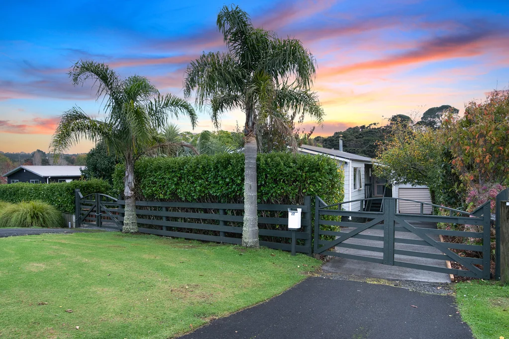 27 Bethells Road, Waitakere, Waitakere City, Auckland