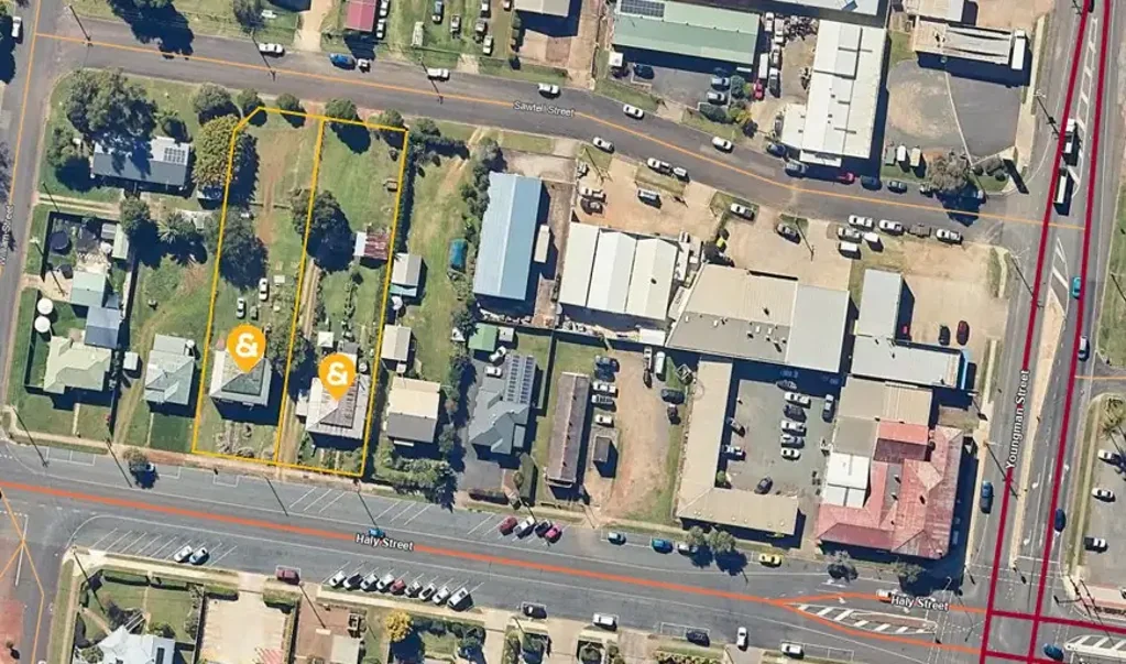 Kingaroy 4कमरा CBD land with two street frontage and Development Potential