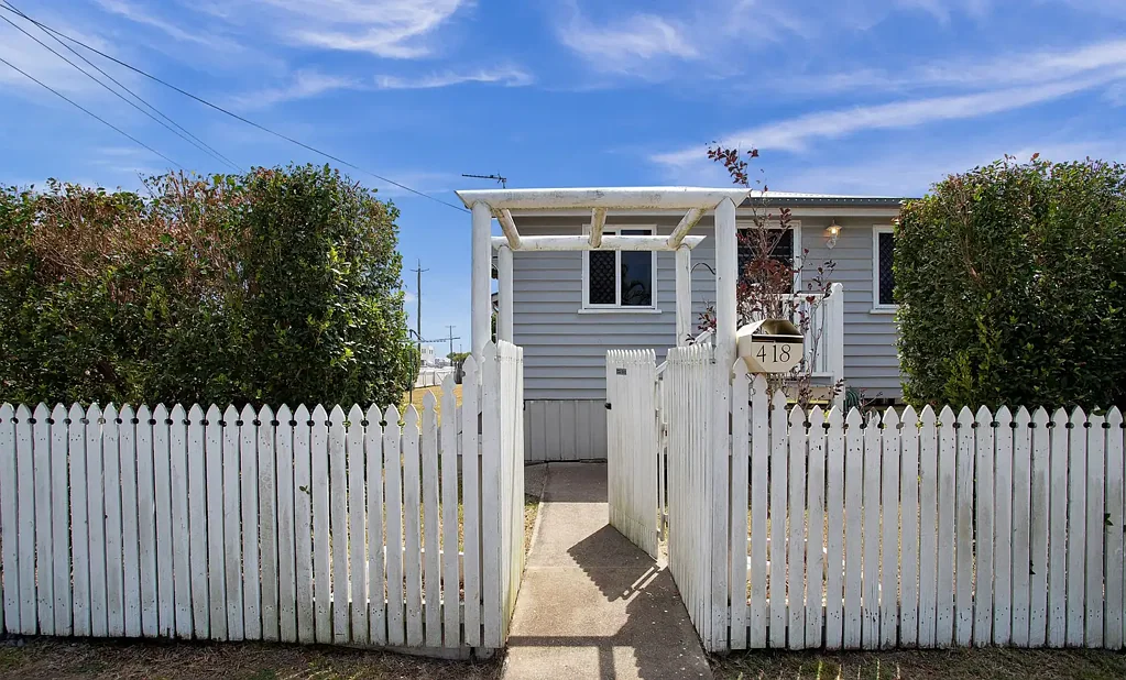 West Mackay 2Zimmer CHARACTER, POTENTIAL & POSITION - A WEST MACKAY OPPORTUNITY!