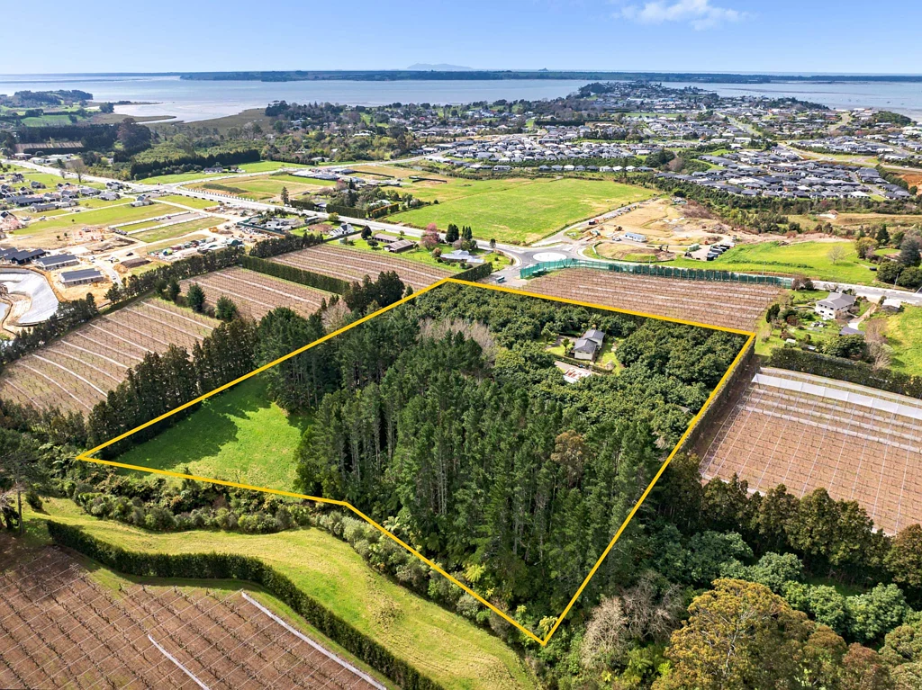 Omokoroa  Developers Dream - Residential Zoned