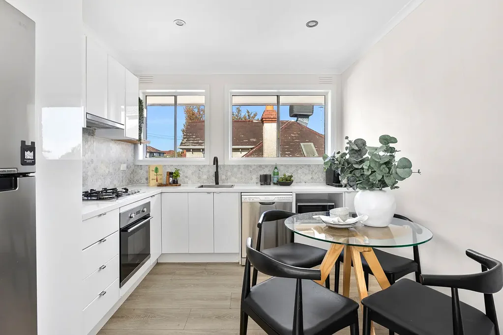 Prahran 2ห้องนอน Top-Floor Perfection with Unmatched Light & Privacy