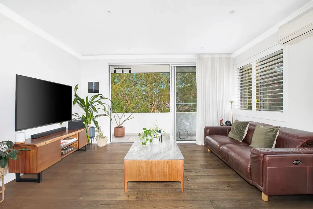 Coogee 2 Bedroom Stylishly Renovated Beachside Apartment in Secure Boutique Block of Six