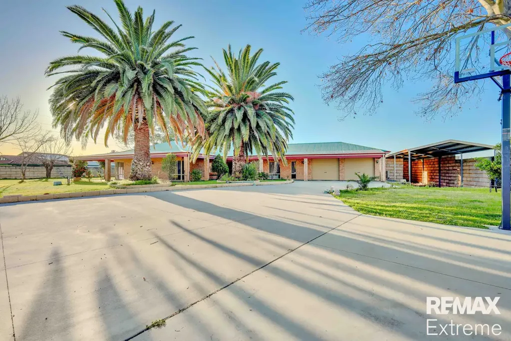 Canning Vale 5房  Elegance Meets Comfort, Luxurious Living in Canning Vale Oasis