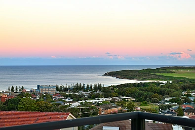 Maroubra 5Zimmer Architect Designed Freestanding Coastal Home with Rooftop Terrace & Spectacular Sea to City Views