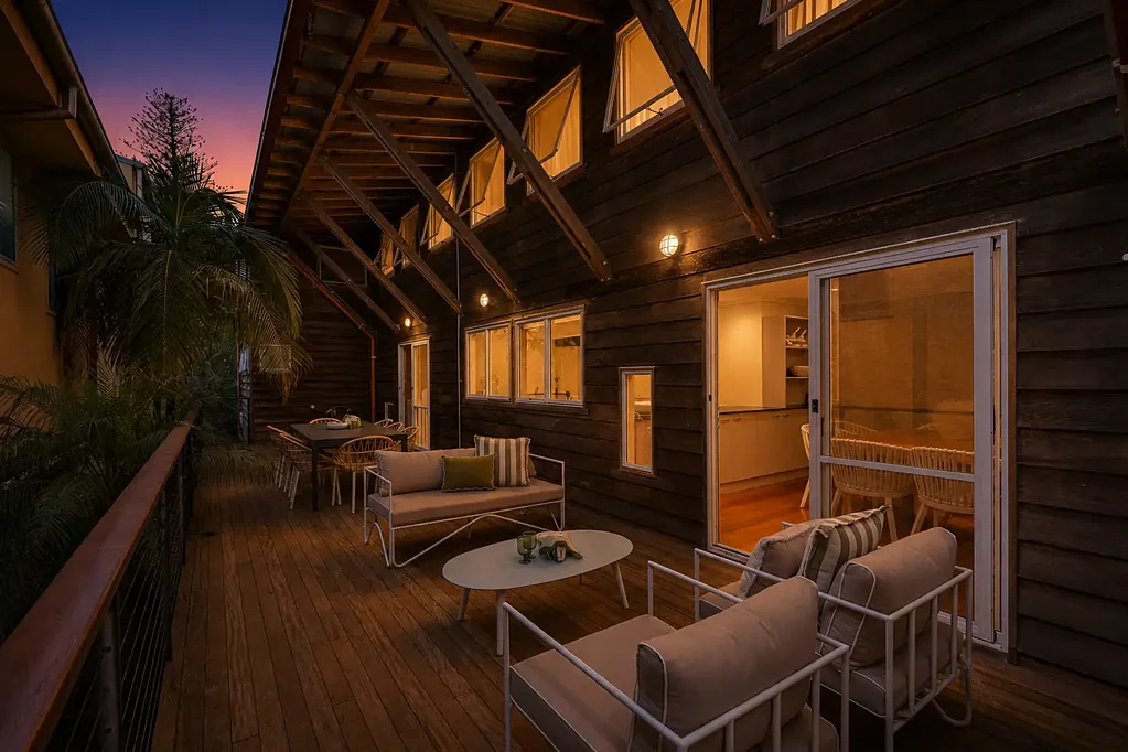Toowoon Bay 5Phòng ngủ Estate Sale – Iconic Home Offered Well Below Replacement – Beachside Bargain Opportunity
