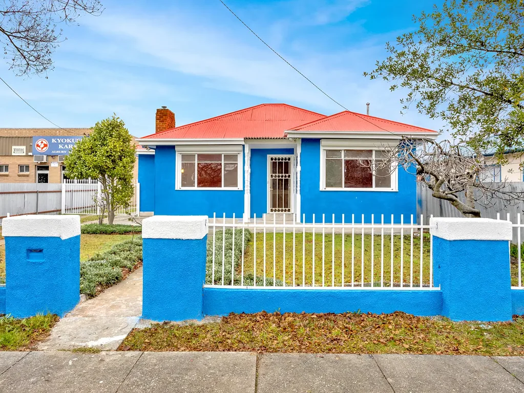 Spacious 3-Bedroom Home with Large Shed in Convenient North Albury Location