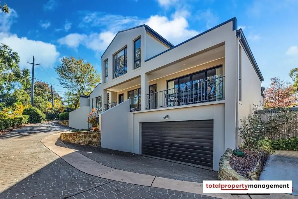 Executive Freestanding Townhouse